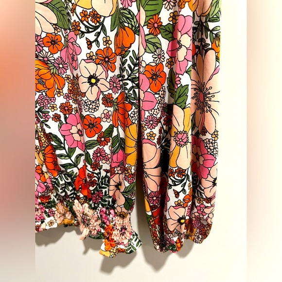 Eclair 70’s Flower Power Inspired Top - Picture 3 of 6